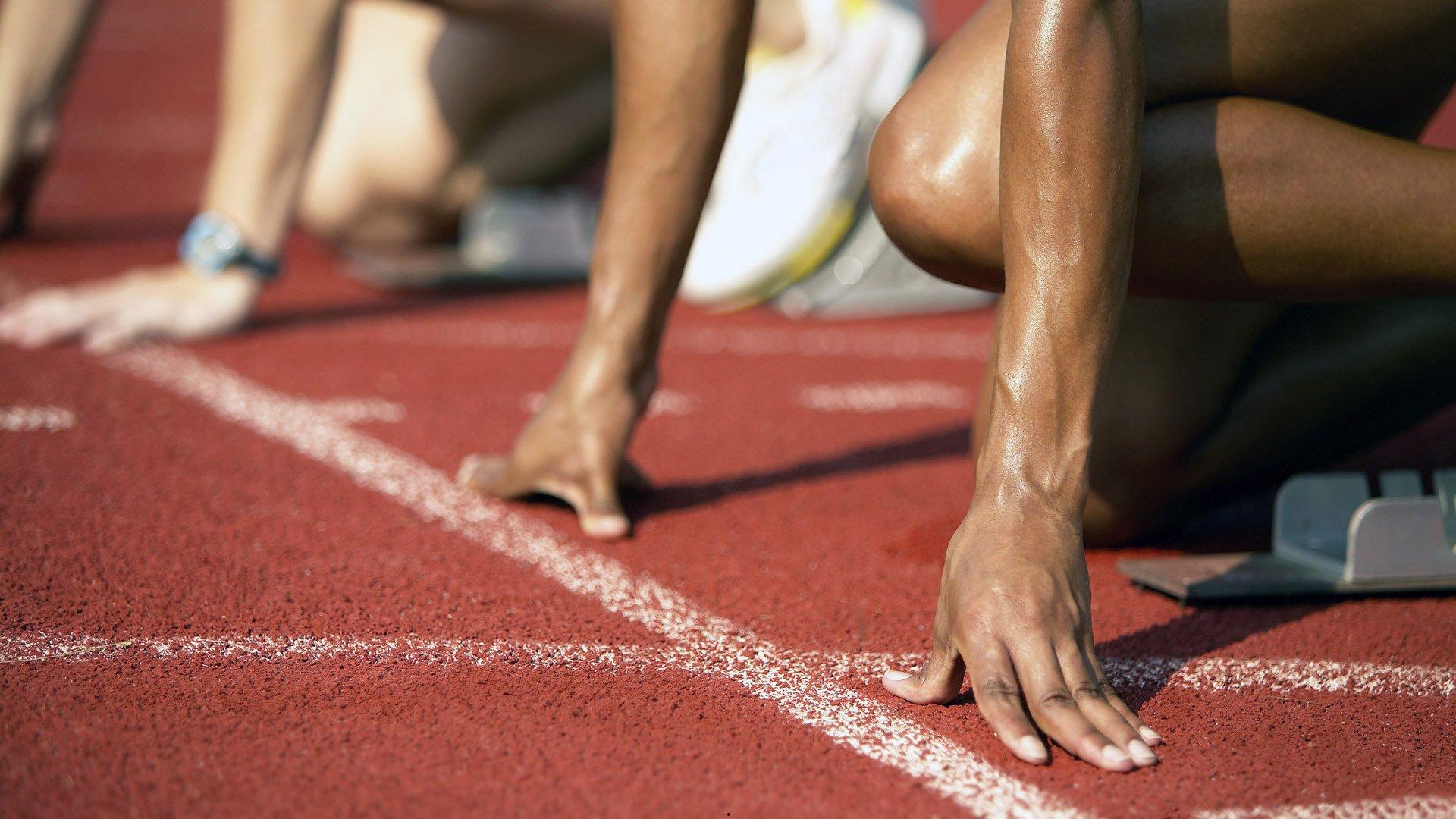 东亚足坛巅峰对决,日本队技战术完胜,2-0力克中国锁定锦标赛优势