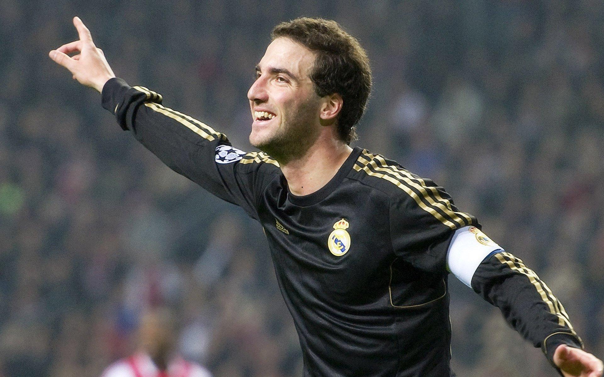 里夫斯盛赞艾顿，他简直无可阻挡，我们很庆幸能够拥有他